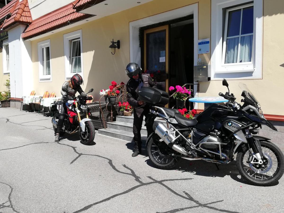 Hotel Kirchenwirt Bad Kleinkirchheim Bagian luar foto