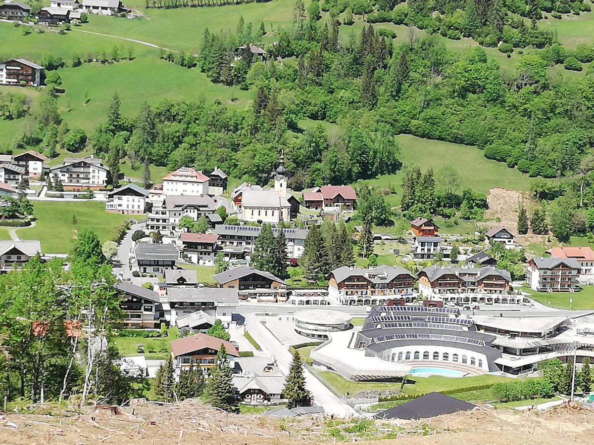 Hotel Kirchenwirt Bad Kleinkirchheim Bagian luar foto