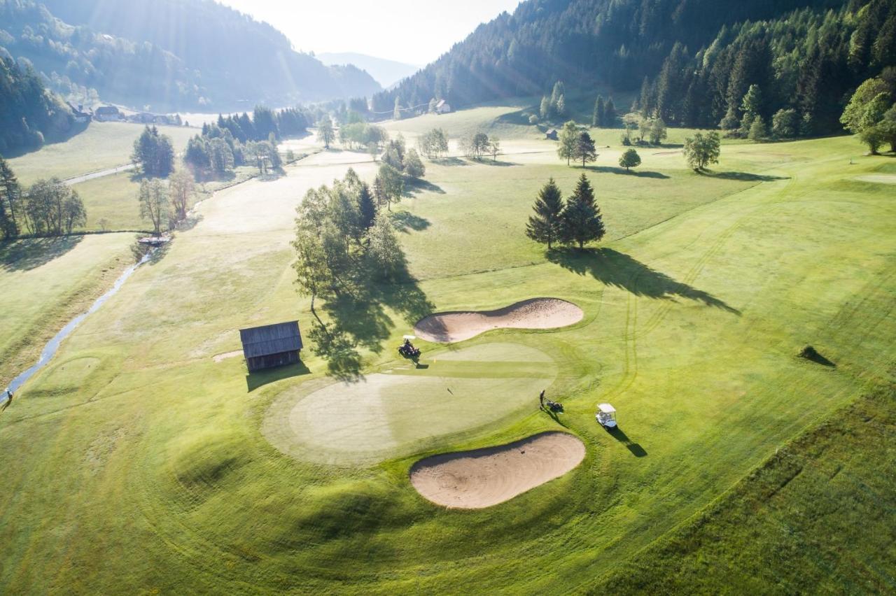 Hotel Kirchenwirt Bad Kleinkirchheim Bagian luar foto