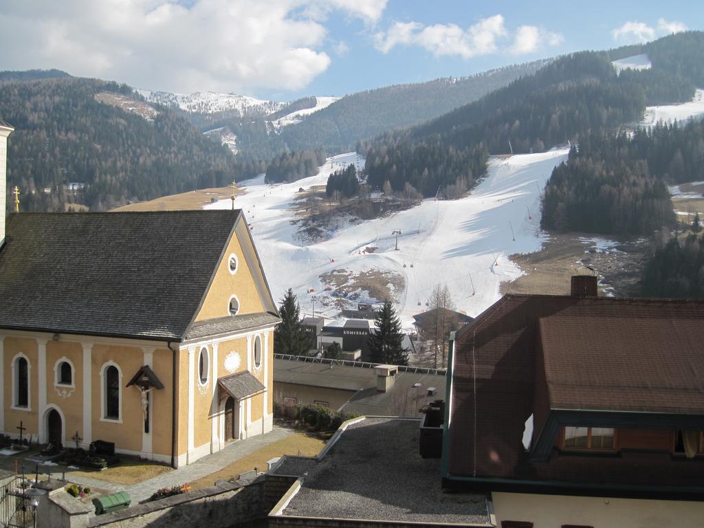Hotel Kirchenwirt Bad Kleinkirchheim Bagian luar foto