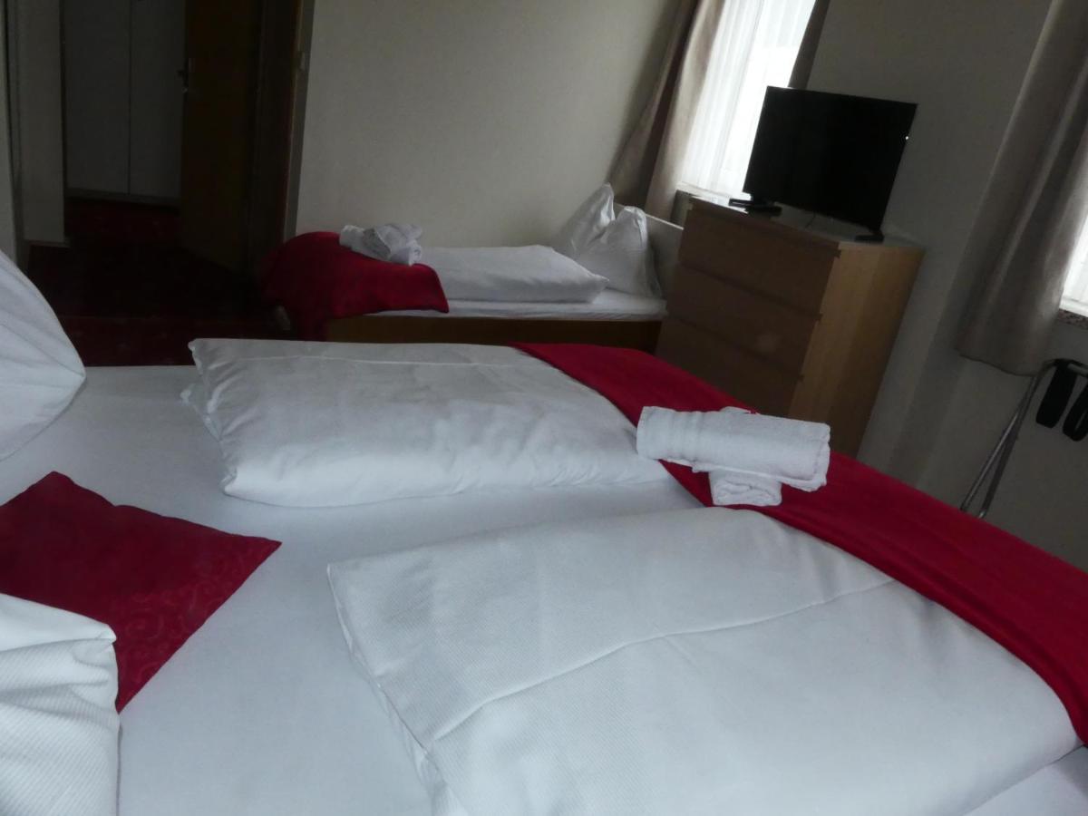 Hotel Kirchenwirt Bad Kleinkirchheim Bagian luar foto