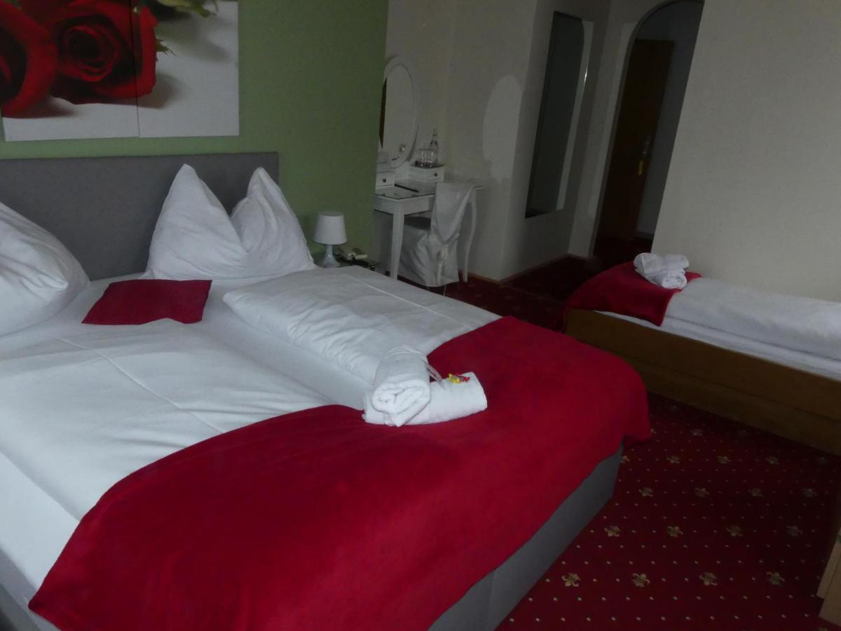 Hotel Kirchenwirt Bad Kleinkirchheim Bagian luar foto