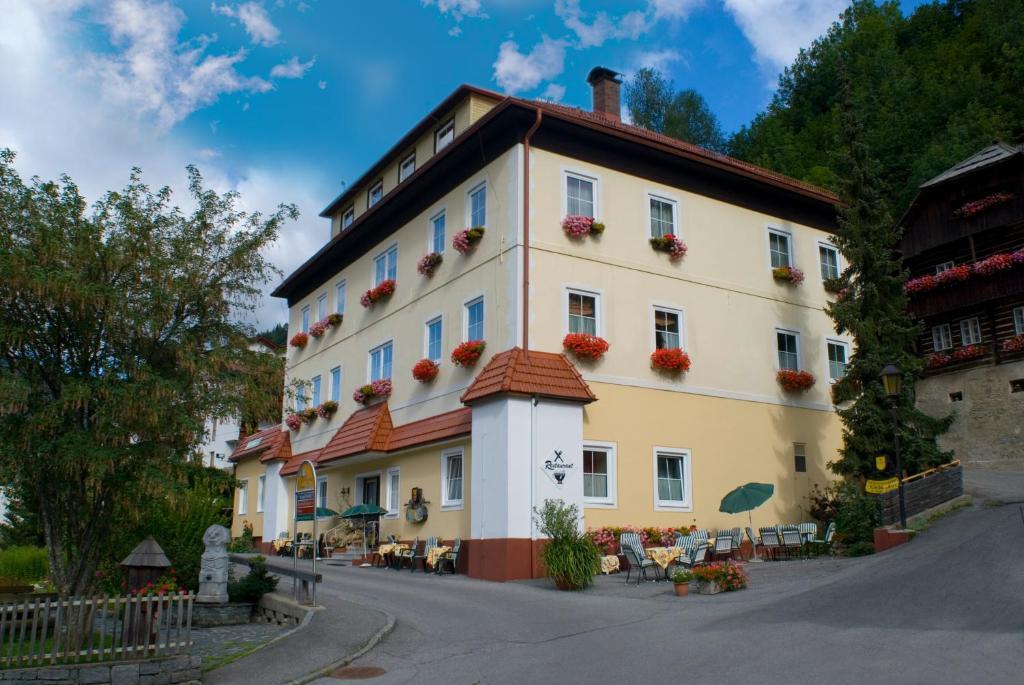 Hotel Kirchenwirt Bad Kleinkirchheim Bagian luar foto