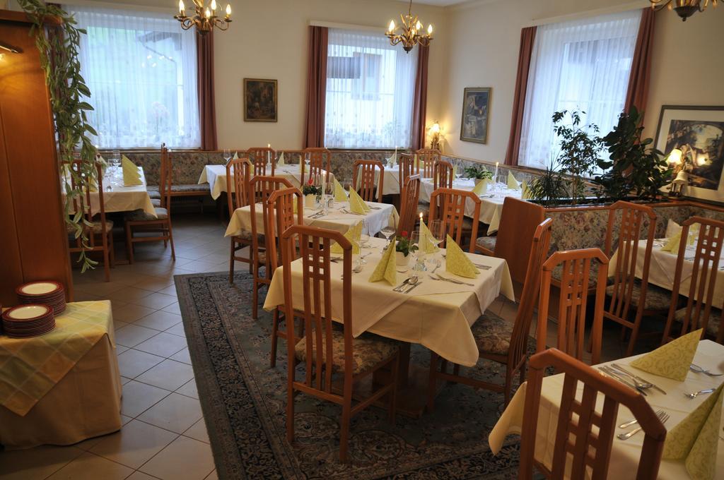 Hotel Kirchenwirt Bad Kleinkirchheim Bagian luar foto