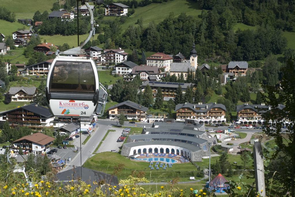 Hotel Kirchenwirt Bad Kleinkirchheim Bagian luar foto