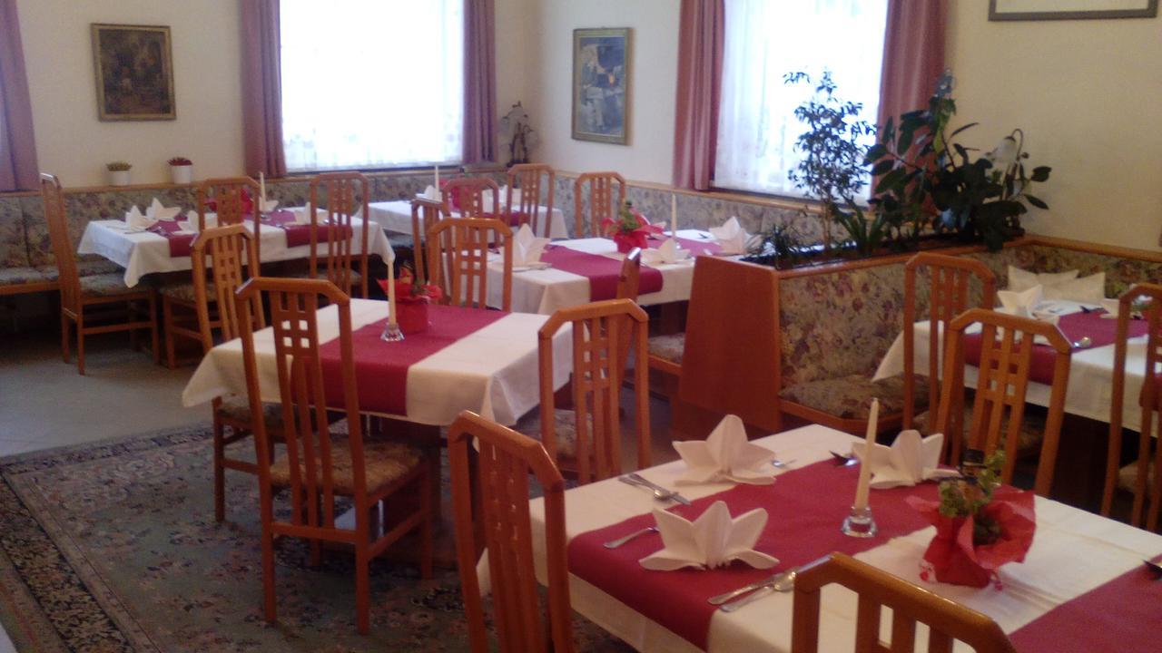 Hotel Kirchenwirt Bad Kleinkirchheim Bagian luar foto