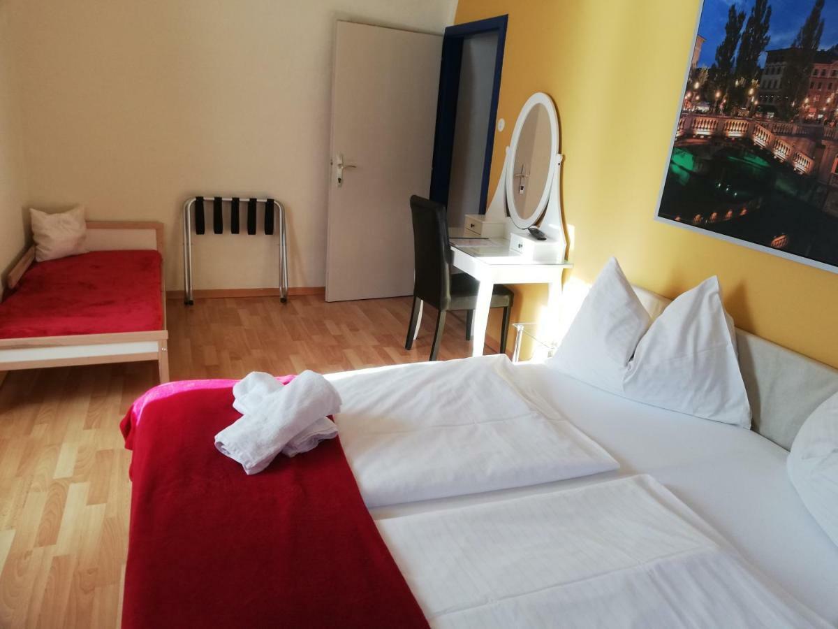 Hotel Kirchenwirt Bad Kleinkirchheim Bagian luar foto